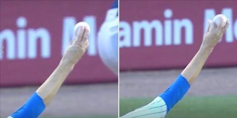 Chicago Cubs pitcher Kyle Hendricks throwing a sinker (sinking fastball) and changeup