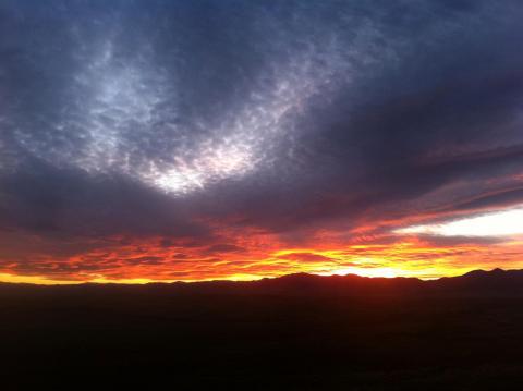 Broomfield, Colorado: Rocky Mountain sunset