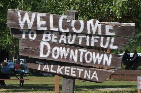 The Welcome to Talkeetna (Alaska) sign