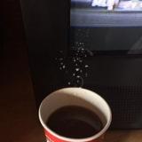 Coffee, cream, and static electricity