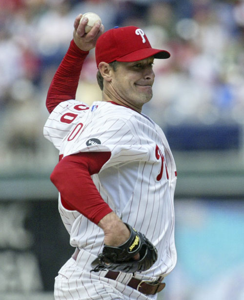 How was Jamie Moyer an effective pitcher despite throwing really slow  fastballs? - Quora